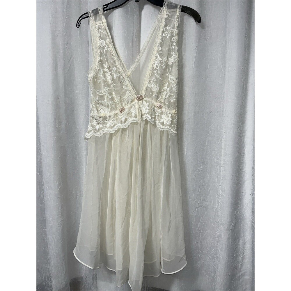 DELICATES Ivory Floral Satin Nightgown Sexy Lace V-Neck Short Size M NWOT